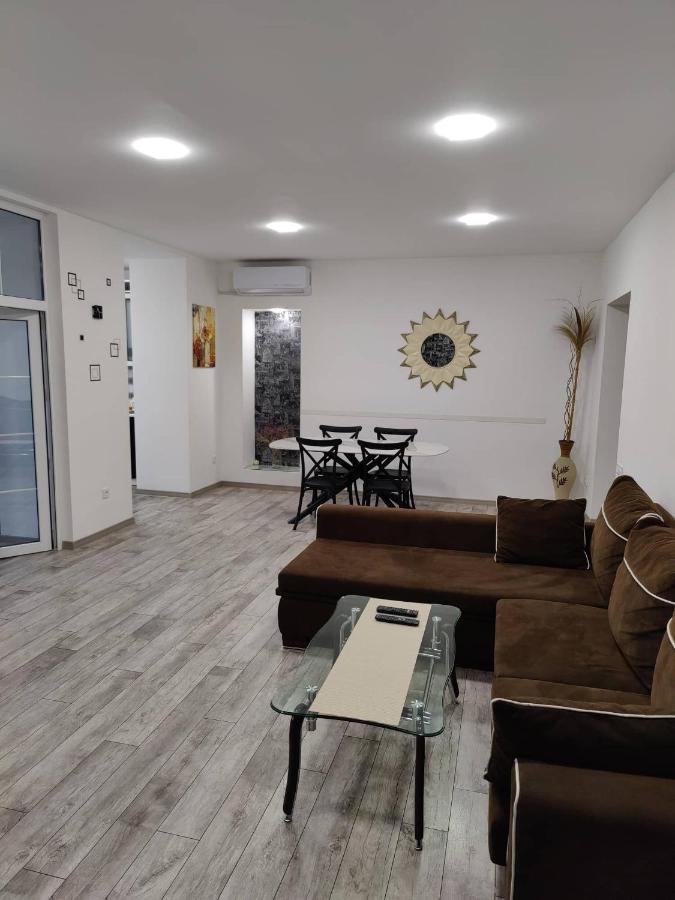 Modern Apartment In The Center With The View Of The Majestic Ararat Ereván Exterior foto